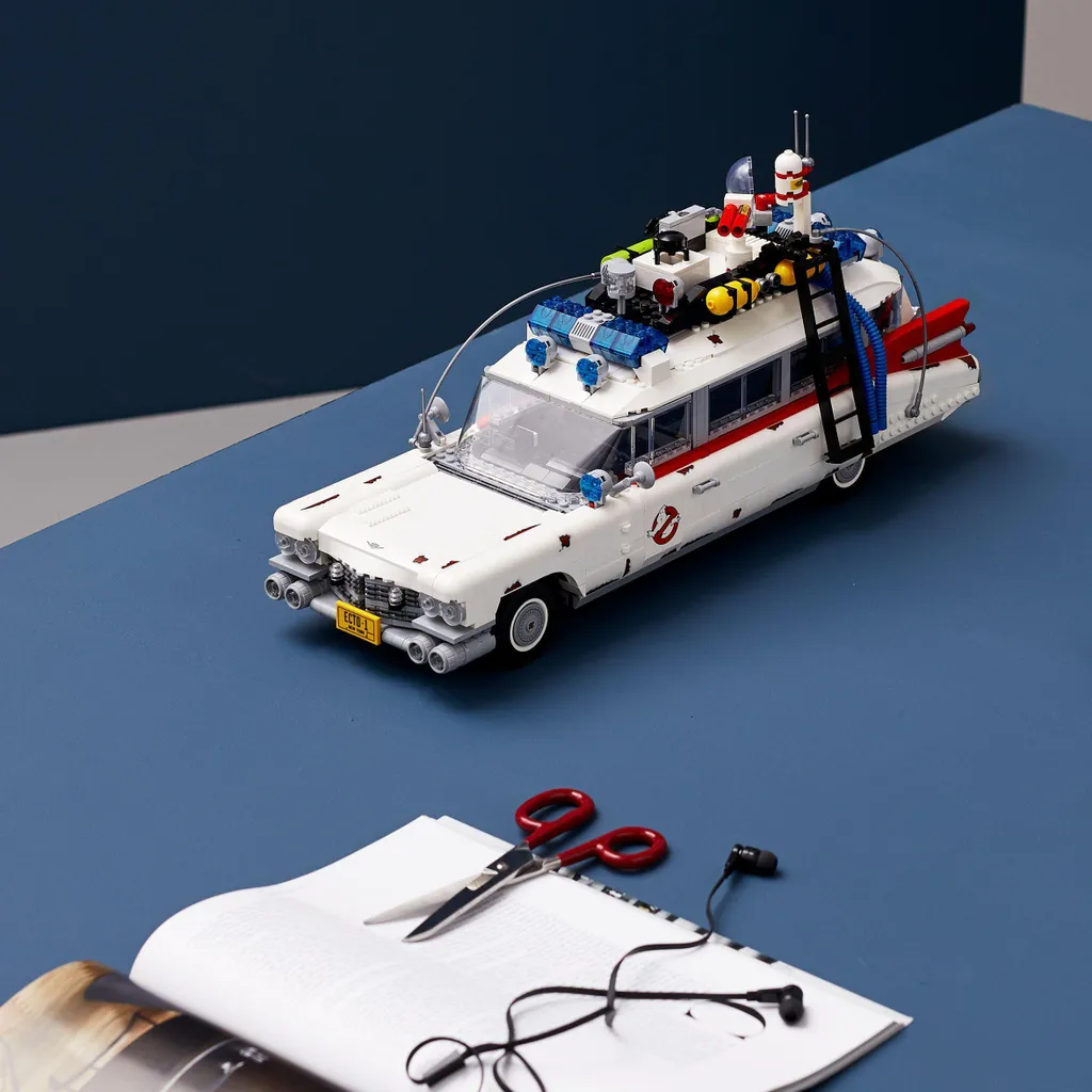 LEGO Icons Ghostbusters ECTO-1  – Sammlermodell für Erwachsene