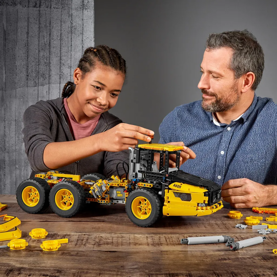 LEGO Technic Knickgelenkter Volvo Dumper 6×6 mit App-Steuerung